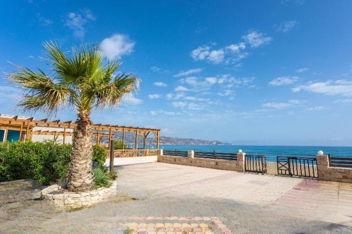 Dionysiasea 1 - Cozy Escape Steps From The Beach! Gazi Экстерьер фото